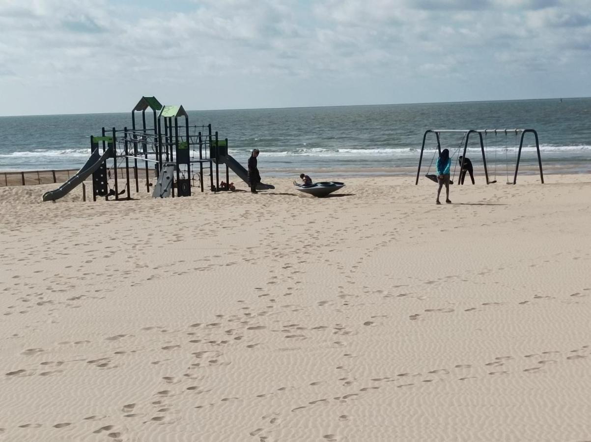 Frontaal Zeezicht In Appartement De Strandjutter Oostende Bagian luar foto