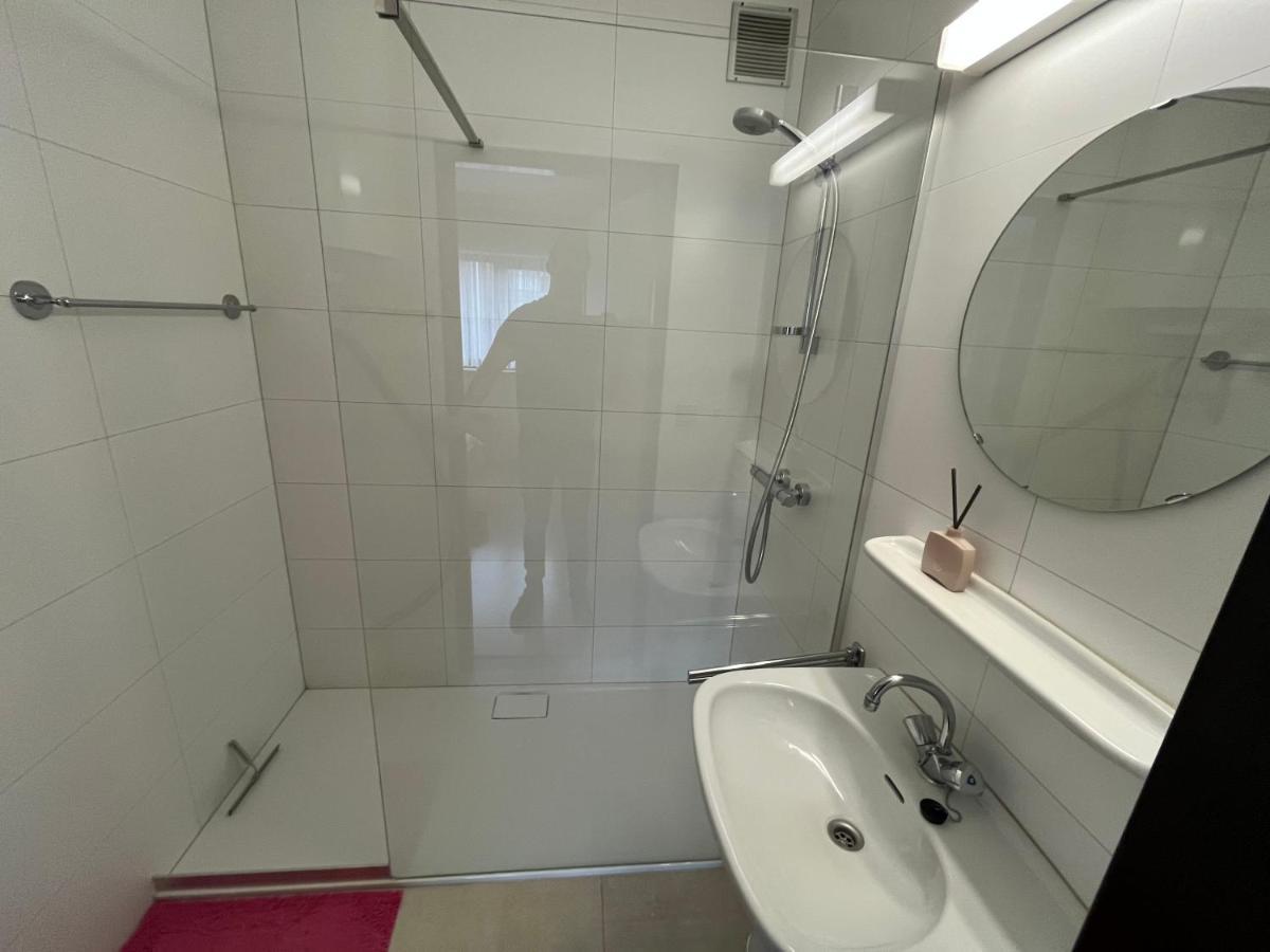 Frontaal Zeezicht In Appartement De Strandjutter Oostende Bagian luar foto